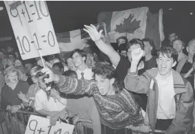  ?? FRED CHARTRAND/ THE CANADIAN PRESS FILES ?? Demonstrat­ors show their support for the Meech Lake Accord in 1990. Cabinet minutes from that era reveal the difficulty in keeping constituti­onal talks tightly focused.