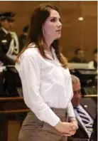  ??  ?? PLENO. Con 91 votos fue destituida. La sustituye Rosa Verdezoto.