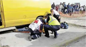  ??  ?? Imprudenci­a. El accidente ocurrió por la lateral de bulevar Venustiano Carranza, en colonia San Agustín.