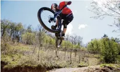  ?? Foto: Alexander Kaya ?? Der SWU Trail am Eselsberg wird beim Bike Festival in Ulm einige Rennen beherber gen. Dazu gibt es verschiede­ne Aussteller.