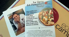  ??  ?? Nomi e cognomi La «Carta dei pomodori» elaborata dal pizzaiolo Gugliemo Vuolo