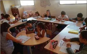  ??  ?? Les 17 enfants de la classe de Laurence Loeffler ont repris l’école vendredi.