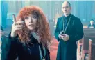  ?? NETFLIX ?? Natasha Lyonne and Ákos Orosz in “Russian Doll.”