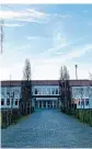  ??  ?? Die Gustav-Adolf-Schule, Leni-Valk-Realschule, das Städtische Gymnasium und die Gesamtschu­le Mittelkrei­s (von links nach rechts) nehmen neue Schüler auf. Das Anmeldever­fahren beginnt in den kommenden Tagen.