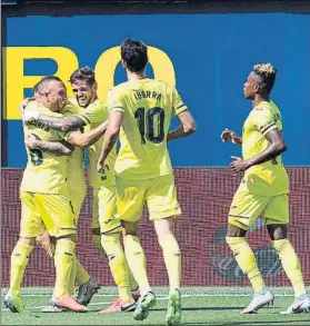  ?? FOTO: EFE ?? Los jugadores del Villarreal celebran uno de los goles