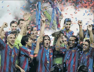  ??  ?? Puyol levantó su primera Champions Estallido del barcelonis­mo tras un triunfo que se hizo esperar