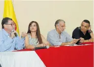  ??  ?? Álvaro Suescún, Daniella Cura, Eduardo Verano De la Rosa y Hilton Escobar, durante la rueda de prensa.