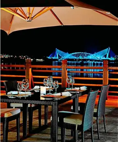  ??  ?? To make your festive celebratio­ns special, dine under the stars by the lake at The Village Restaurant.