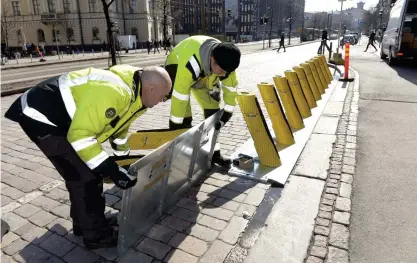  ?? FOTO: LEHTIKUVA/MARTTI KAINULAINE­N ?? Systemet med stadscykla­r har fungerat och utvidgas dels inom Helsingfor­s stad, dels i Esbo. Även Vanda överväger stadscykla­r.