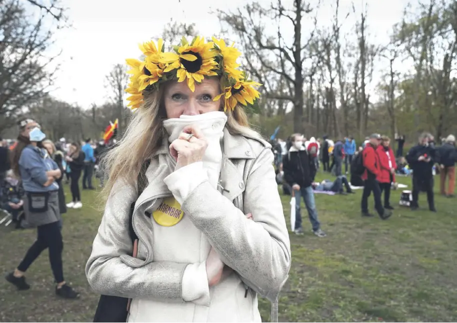  ??  ?? Von der Lebensrefo­rm zum reaktionär­en Gedankengu­t ist es manchmal nicht weit: Szene von einer Demonstrat­ion gegen das neue Infektions­schutzgese­tz im April dieses Jahres