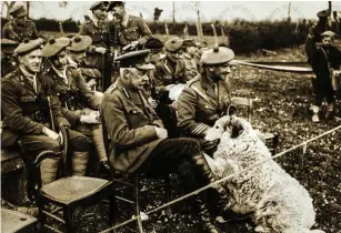  ?? ?? This photo of Black Watch soldiers in the First World War is available online via TOM