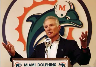  ?? ROBERT MAYER / SUN SENTINEL ?? RENAISSANC­E MAN: Hall of Famer Nick Buoniconti, who began his career with the Patriots before a trade to Miami, died yesterday at age 78.