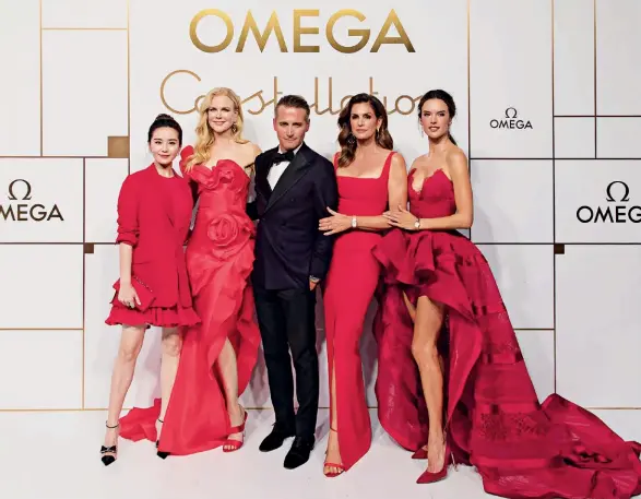  ??  ?? THE STARS ALIGNED Raynald Aeschliman­n, the president and CEO of Omega believes that the new Constellat­ion ‘Manhattan’ deserves the quadruple star power of Liu, Kidman, Crawford and Ambrosio