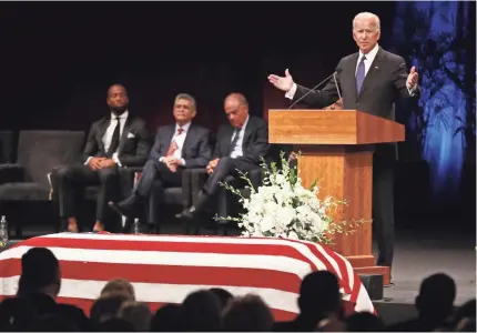  ?? ROB SCHUMACHER/USA TODAY NETWORK ?? Joe Biden pays tribute Thursday to John McCain at North Phoenix Baptist Church.