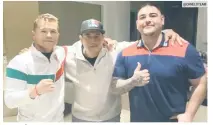  ?? @CANELOTEAM ?? A LO MÁS ALTO. El ex campeón mundial de los Pesados, Andy Ruiz (derecha), escogió a Eddy como su nuevo mánager con la intención de volver a reinar.