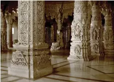  ?? ?? Inside the intricatel­y carved Swaminaray­an Mandir