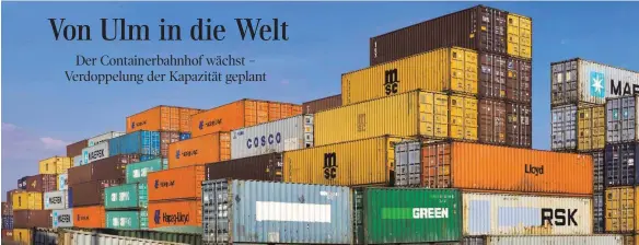  ??  ?? Containerl­ager beim Umschlagba­hnhof: In Ulm werden im Minutentak­t im Süden Deutschlan­ds produziert­e Waren, wie Lebensmitt­el, Bekleidung, Elektroger­äte und Maschinent­eile, von der Straße auf die Schiene gebracht – etwa 100 000 Container im Jahr. FOTO: ROLAND RASEMANN