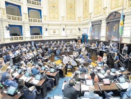  ??  ?? Debate. Una imagen de la Legislatur­a bonaerense donde se empezará a discutir el Presupuest­o.