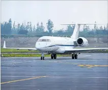  ?? KARINA DEFAS / EXPRESO ?? Aeropuerto. El primer vuelo llegará desde México con menores de edad.