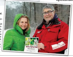  ??  ?? Prof. Kurt Kotrschal ( re.) überreicht die Patenschaf­t für „ Chitto“an Karin Kneissl.