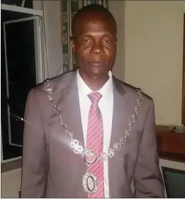  ??  ?? Gweru mayor Josiah Makombe