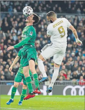  ?? FOTO: SIRVENT ?? Real Sociedad y Real Madrid juegan un partido de altos vuelos en San Sebastián