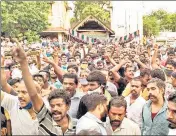  ?? PTI ?? Villagers stage a protest in solidarity with custodial death victims, at Sathankula­m in Tuticorin district on June 28, 2020