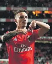  ?? //EFE ?? Grimaldo, al que ha tanteado el Barça, con el Benfica