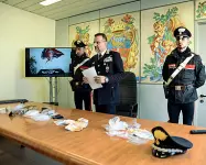  ??  ?? Gli arresti a Brogliano, sabato, grazie all’attività degli carabinier­i del maggiore Mauro Maronese (Parisotto) Ovest Vicentino