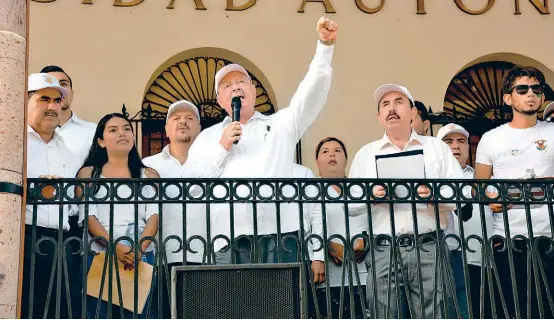  ??  ?? EL rector Juan Eulogio Guerra Liera llamó a no olvidar lo que representó el movimiento social de 1968.