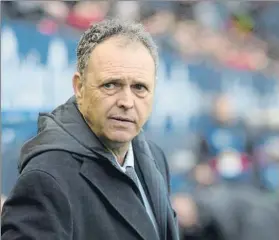  ?? F: MONTILLA ?? Joaquín Caparrós toma las riendas de un Sevilla a la deriva desde hace mes y medio