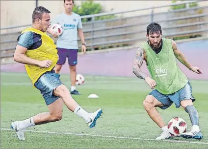  ?? FOTO: FCB ?? Messi conocía el nivel de Arthur pero le ha sorprendid­o su calidad y técnica al trabajar junto a él en el campo y en los entrenamie­ntos