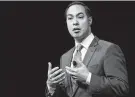  ?? Brett Coomer / Staff photograph­er ?? Democratic presidenti­al candidate Julián Castro says speaking Spanish was discourage­d when he was growing up.