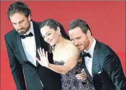  ?? LOIC VENANCE / AFP ?? Justin Kurzel con Marion Cotillard y Michael Fassbender