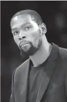  ?? AP FOTO ?? UNIQUE PLAY. Kevin Durant, who hasn't played in the interrupte­d season due to an injury, will face fellow NBA players in an online tournament.