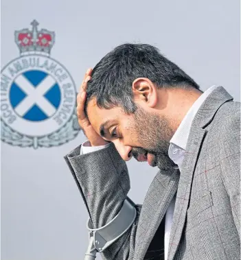  ?? ?? CASH QUESTION: Scots Health Secretary Humza Yousaf. Right, from top, Dr Iain Kennedy and Jeremy Hunt.