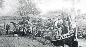  ?? PHOTO: MARPLE LOCAL HISTORICAL SOCIETY ARCHIVE ?? A Sunday school outing from the wharf in 1907.