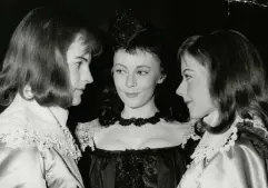  ?? (ANL/Rex) ?? Holm (left) as Sebastian in ‘Twelfth Night’ in 1960, with Geraldine McEwan (centre) and Dorothy Tutin