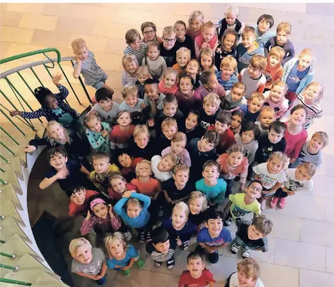  ?? FOTO:BERND SCHALLER ?? Die neuen i-Dötzchen der Montessori-Grundschul­e Farnweg