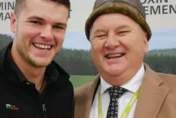  ?? ?? Executive Member of Future Foresters New Zealand,
Alfred Duval, with a delegate at the World Forestry Congress.