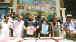  ?? BOY SLAMET/JAWA POS ?? UNGKAP KASUS: Polresta Sidoarjo merilis kasus korupsi proyek pembanguna­n jalur sepeda ekstrem dengan kerugian mencapai Rp 578 juta pada Kamis (5/4).