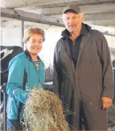  ??  ?? Marie-Hélène et André Proteau représente­nt les piliers de la ferme familiale établie à Québec depuis 360 ans.