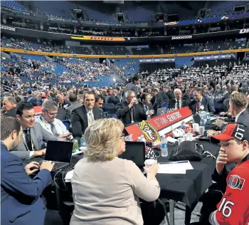  ?? BRUCE BENNETT/GETTY IMAGES ?? A general view of the draft table for the Ottawa Senators during the 2016 NHL Draft on June 25, 2016, in Buffalo.