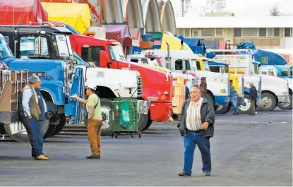  ??  ?? Los socios padecen robo de dinero, vehículos y mercancías.