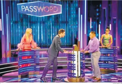  ?? ATRESMEDIA ?? Jimmy Fallon en la versión estadounid­ense de ‘Password’, que se emite en la cadena NBC.