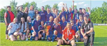  ?? FOTO: THOMAS LANGER ?? Am Ziel: Die Ellwanger Reserve ist Meister in der Frauen-Kreisliga.