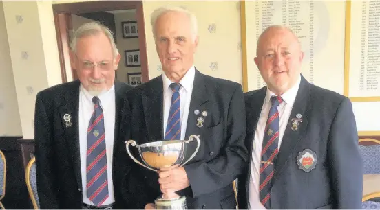  ??  ?? RDBA Jubilee Triples winners 2017 Cambuslang Bowling Club’s vice president Ian Skillen with Jim Kirk and Will McArthur