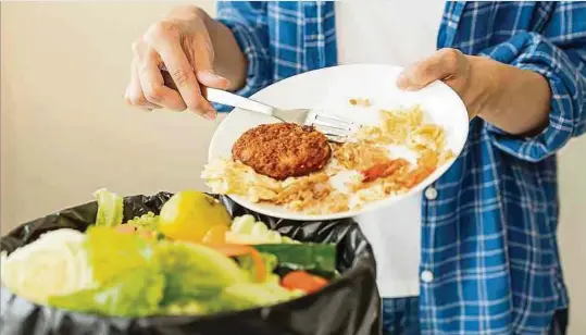  ?? Foto: Shuttersto­ck ?? 84 Prozent der Befragten waren der Meinung, das Thema Lebensmitt­elverschwe­ndung solle stärker thematisie­rt werden.