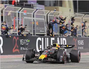  ?? | PHOTO : AFP ?? Max Verstappen a ajouté une victoire à sa collection, hier, à Bahreïn.