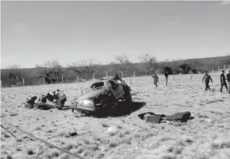  ?? / FOTO CÓDIGO TRES ?? Cuerpos de emergencia trasladaro­n a las personas lesionadas